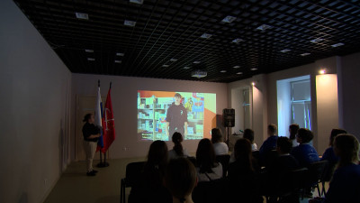 В молодёжном центре «Адмиралтейский» участники «Движения первых» прочитали стихи о Родине и дружбе