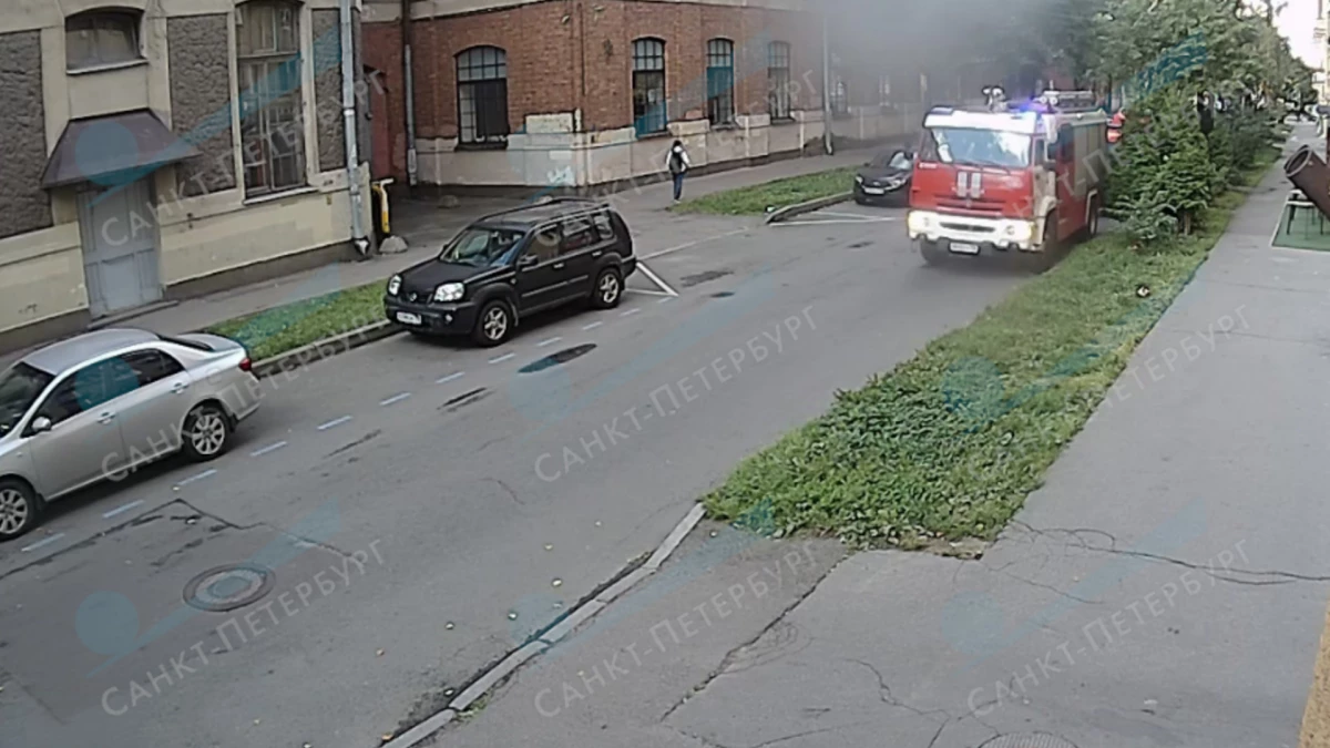 В доме на Гатчинской произошло обрушение потолка - tvspb.ru