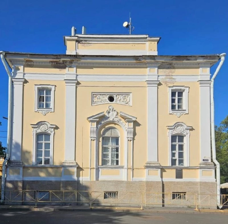 «Дом Министерский Первый» в Петергофе ждет реставрация - tvspb.ru