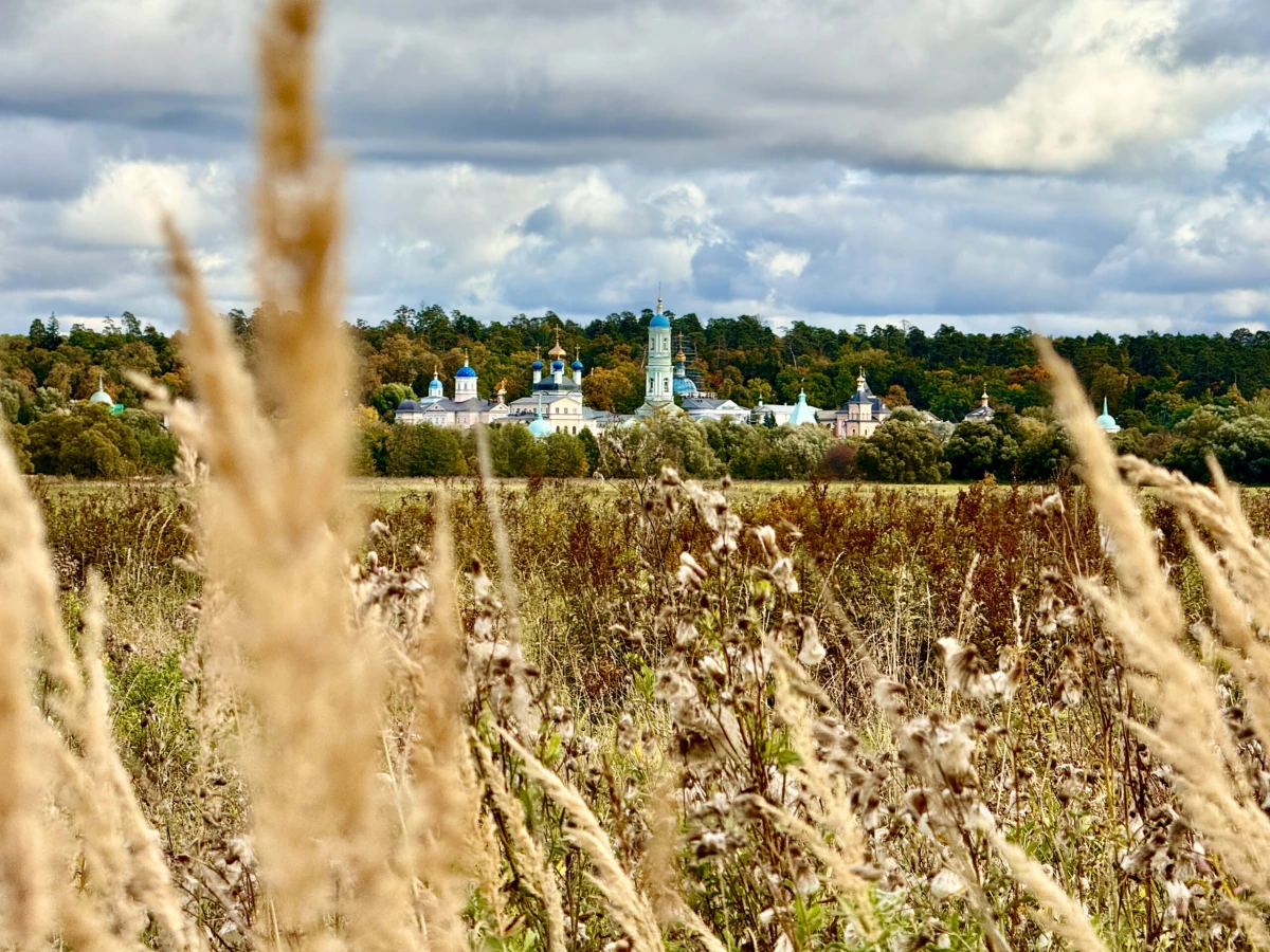 Ко Всемирному дню туризма в ОК стартовали просветительские проекты «Духовные тропы» с гидами по святым местам - tvspb.ru