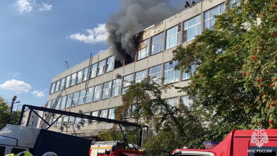 Появилось видео пожара в БЦ на Большом Смоленском проспекте