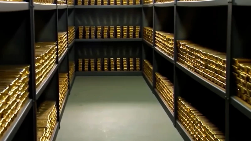 «Снова в центре внимания»: что подогревает интерес к золоту в 2025 году - tvspb.ru