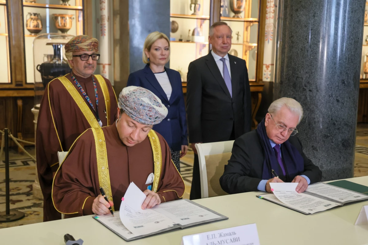 Александр Беглов и Ольга Любимова  приняли участие в церемонии подписания соглашения о создании центра спутника «Эрмитаж – Султанат Оман» - tvspb.ru