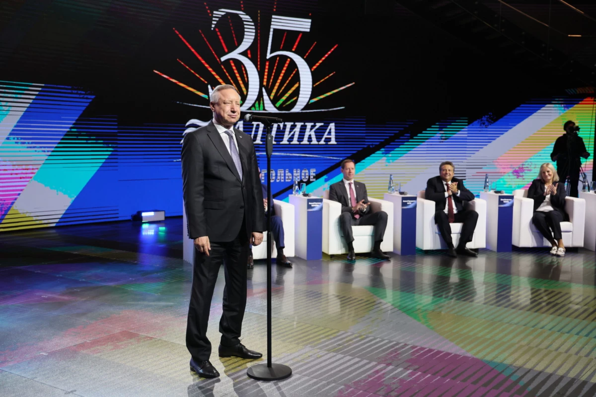 Александр Беглов поздравил руководство и коллектив компании «Балтика» с 35-летием предприятия - tvspb.ru