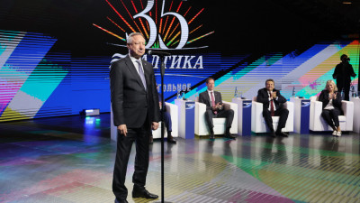 Александр Беглов поздравил руководство и коллектив компании «Балтика» с 35-летием предприятия