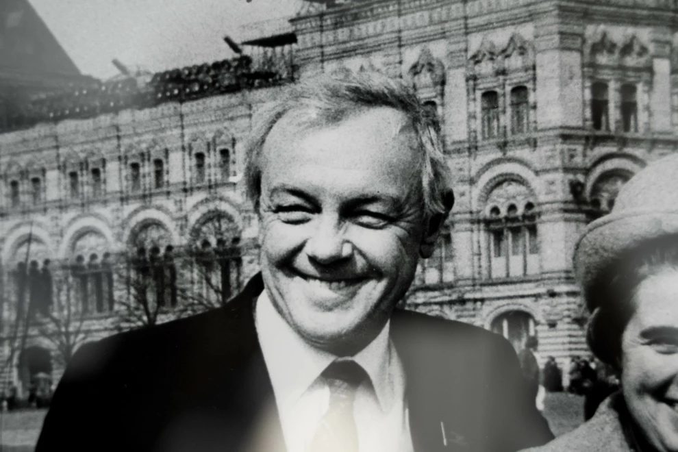 Александр Беглов: Дан старт конкурсу на проект памятника Кириллу Лаврову - tvspb.ru