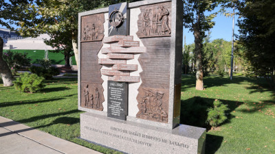 Александр Беглов: Открытие памятника «Ленинградский монумент» – дань уважения узбекскому народу, принявшему эвакуированных ленинградцев, и его сыновьям – защитникам блокадного города