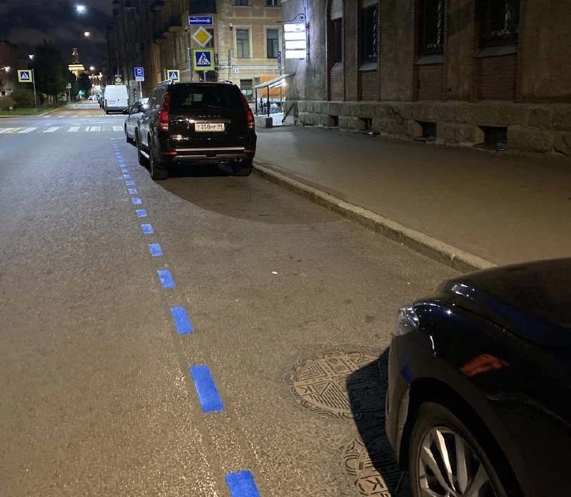 В Петербурге обновление дорожной разметки на 2025 год выполнили более чем на 97% - tvspb.ru