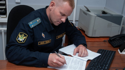 Петербурженка принесла приставам почти 2 млн рублей долга в пакете из супермаркета