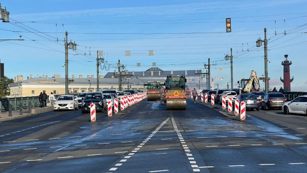 Работы на Дворцовом мосту идут ускоренными темпами: 27 сентября стартует финальный этап - tvspb.ru