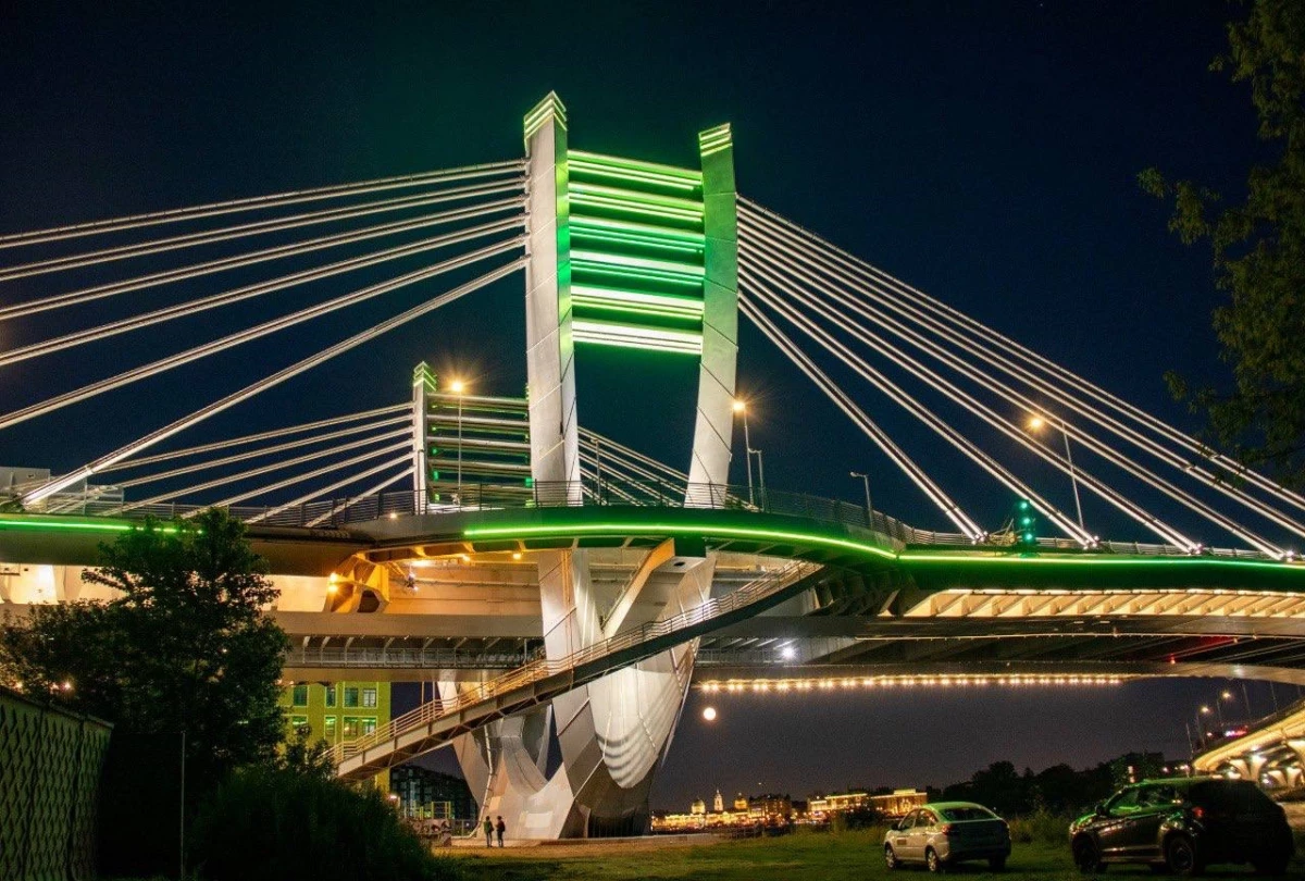 В Петербурге мосты подсветят в цветах блокадной ленты в память о жертвах осады - tvspb.ru