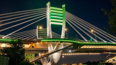 В Петербурге мосты подсветят в цветах блокадной ленты в память о жертвах осады