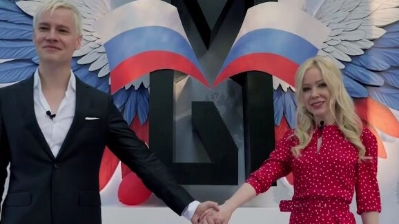 Шаман подарил Мизулиной на день рождения партию - tvspb.ru