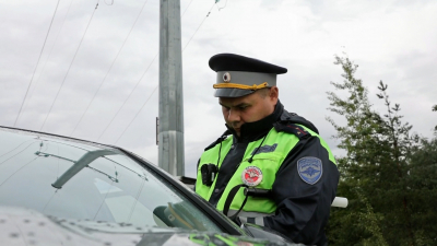 На трассах Курортного района прошел миграционный рейд — 11 нарушителям грозит выдворение из России