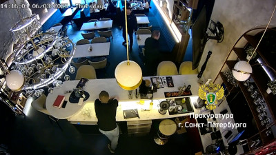 В петербургском ресторане посетитель ударил бармена за то, что ему отказали в обслуживании