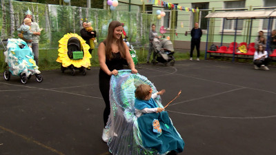 В Невском районе прошел парад детских колясок — оценивали брутальность, креатив и яркость