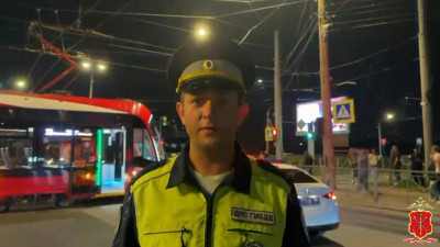 В Красносельском районе молодой человек на электросамокате попал под трамвай и погиб