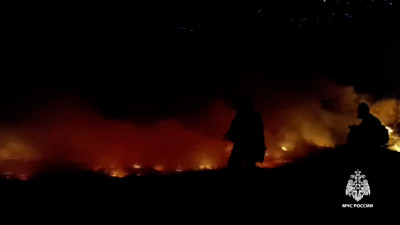 Ландшафтный пожар в Крыму: в борьбе с огнём задействованы сотни специалистов