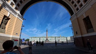 В 2025 году исполняется 191 год со дня открытия Александровской колонны