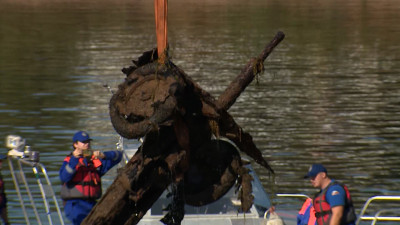 Со дна Невы подняли противотанковую пушку, выпущенную в годы блокады на Кировском заводе