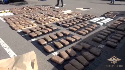 На трассе «Нева» полицейские остановили «Газель» с 500 кг «запрещенки»