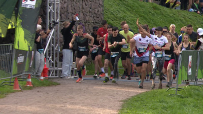 Более тысячи петербуржцев приняли участие в забеге по пересеченной местности