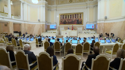 Как прошло первое в осенней сессии заседание петербургского ЗакСа
