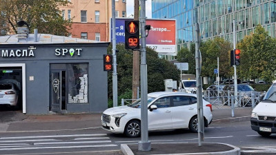 По поручению Александра Беглова  на оживленном перекрестке в Петроградском районе установили светофор