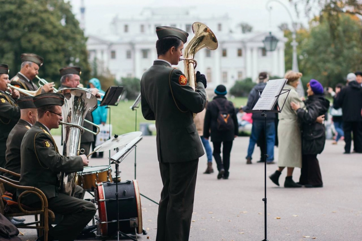 1 октября — День пожилых людей: в ЦПКиО им. Кирова выступит духовой оркестр с ретро-программой - tvspb.ru