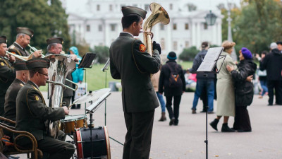 1 октября — День пожилых людей: в ЦПКиО им. Кирова выступит духовой оркестр с ретро-программой