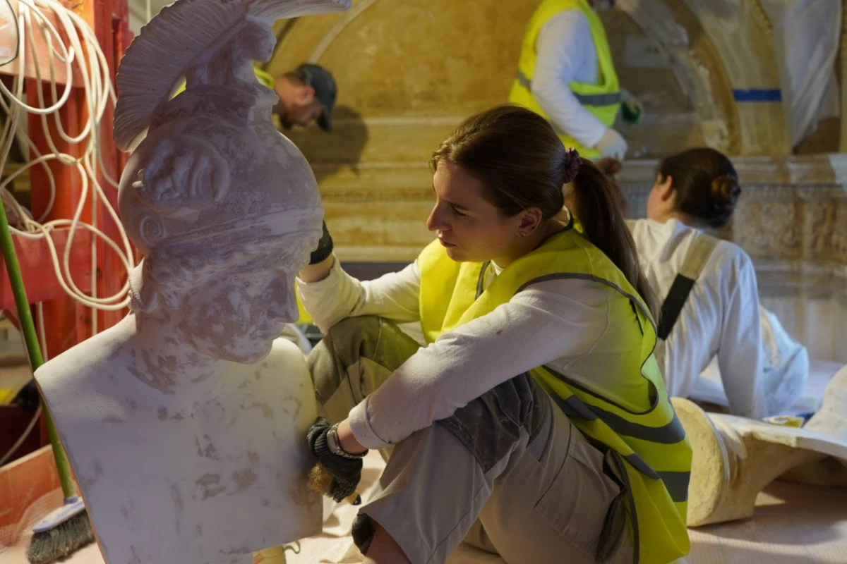 В Мариинском дворце началась масштабная реставрация Парадной лестницы - tvspb.ru