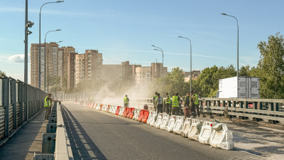 Специалисты продолжают ремонт Сестрорецкого путепровода
