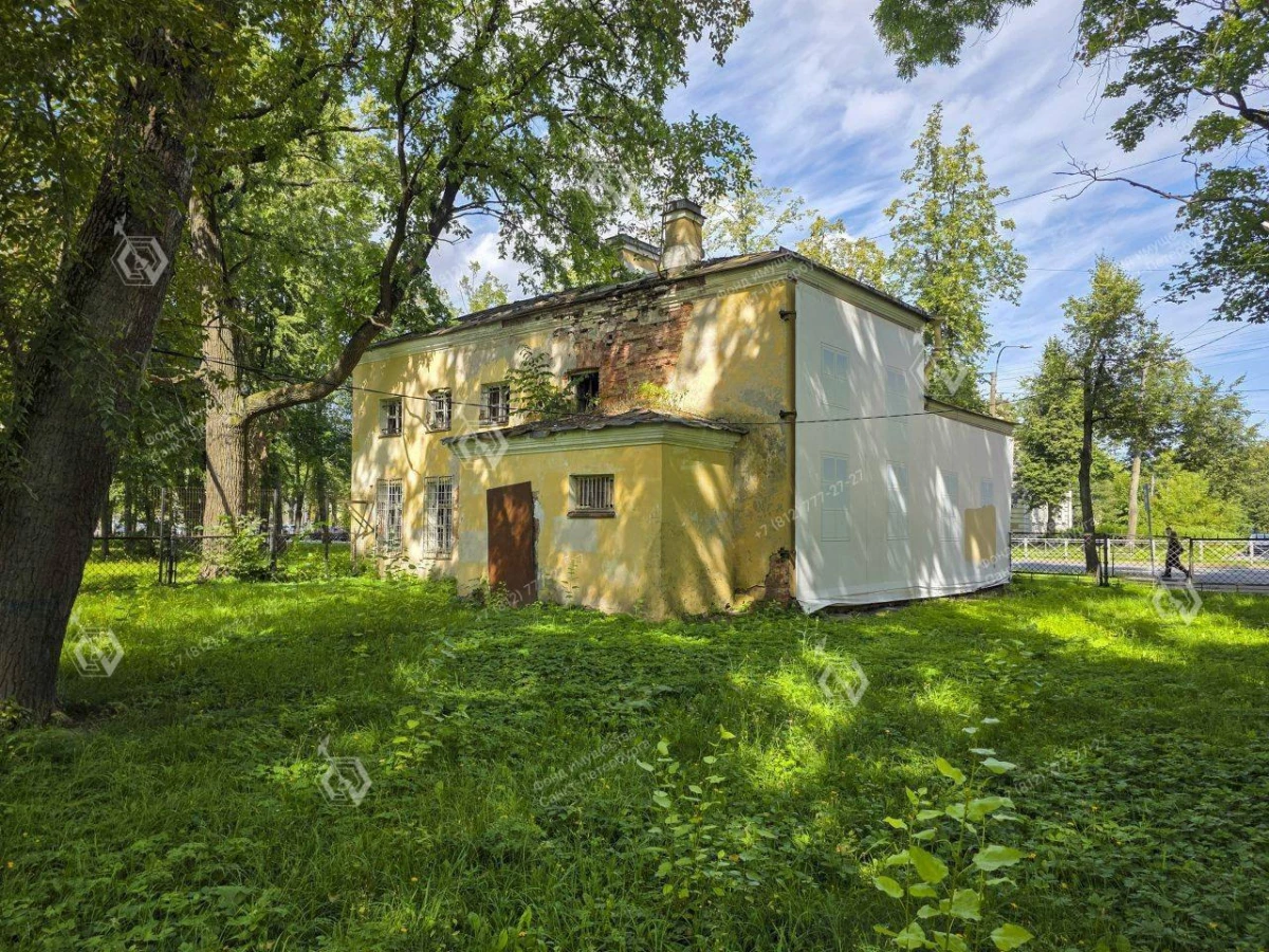 Здание XIX века в Петергофе выставили на продажу по программе «Рубль за метр» - tvspb.ru