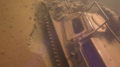 В Забайкалье водолазы достали тела пятерых геологов из затонувшего вездехода