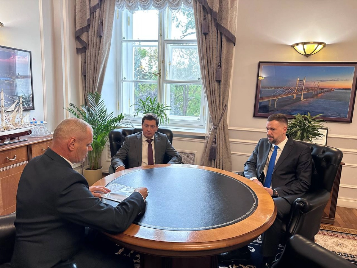 Алексей Корабельников встретился с участником программы «Время героев Санкт-Петербурга» Александром Петренко - tvspb.ru