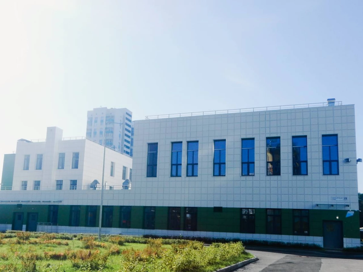 Школа № 165 получила новый корпус на Глухарской улице - tvspb.ru