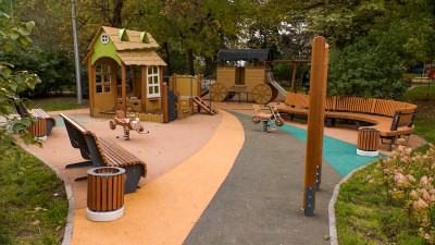 Александр Беглов: В рамках программы «Петербургские дворы» обновили 46 детских и 21 спортивную площадку