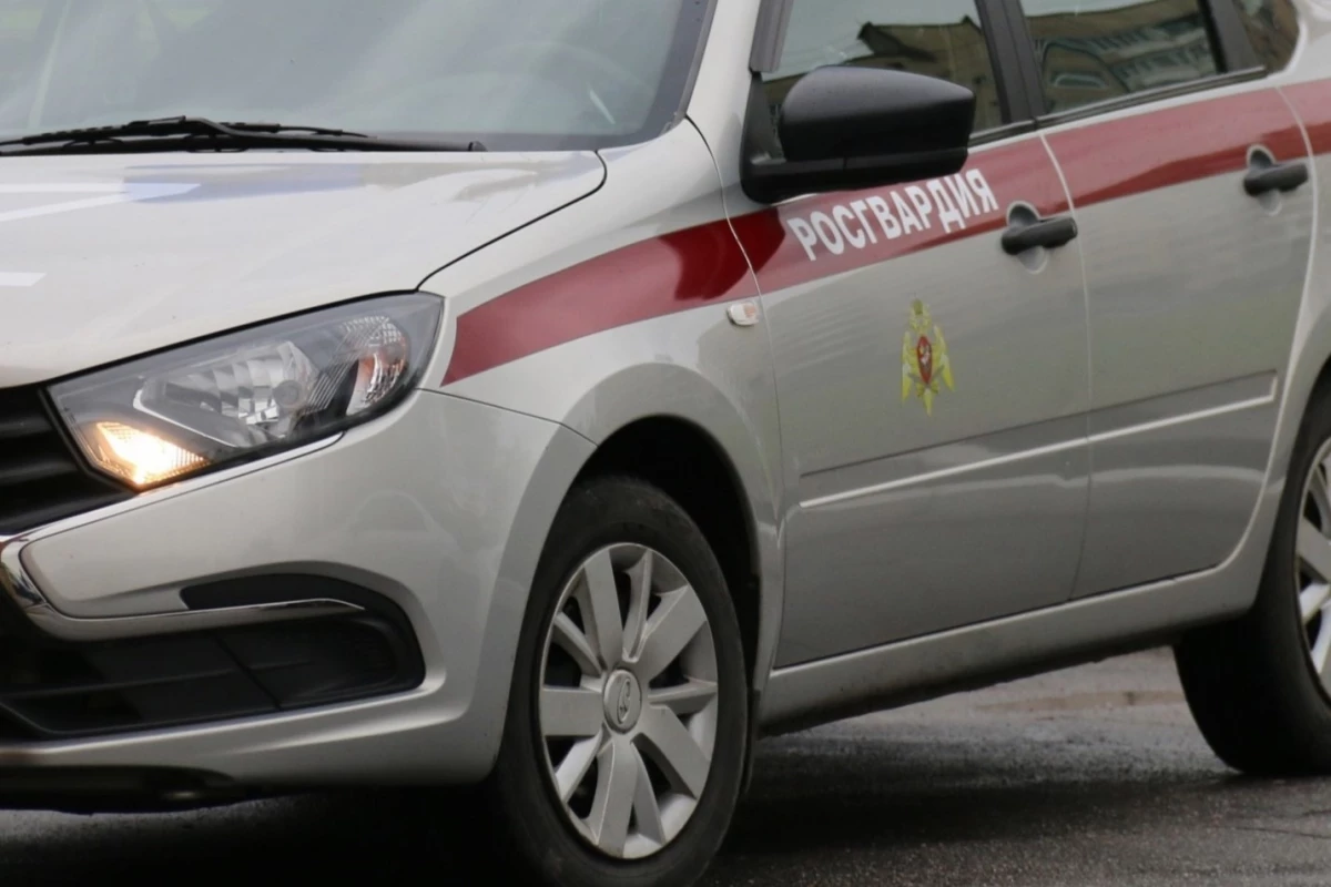 В Петербурге задержали угонщика машины, уснувшего за рулем - tvspb.ru