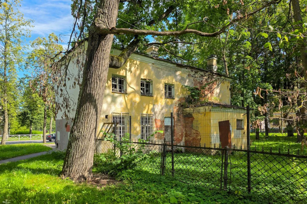 Александр Беглов: По городской программе «Рубль за метр» будут восстановлены две исторические постройки Петергофа - tvspb.ru