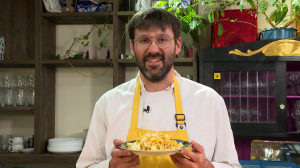 Полезный завтрак. Салат из дыни и арбуза с кукурузными хлопьями