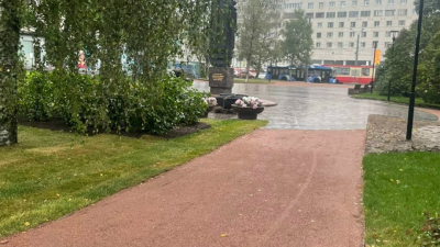В Петербурге заканчивают благоустройство сквера Блокадников