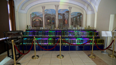 Неоновый дождь и исчезающие картины в ИТМО: как в Петербурге развивают научно-популярный туризм