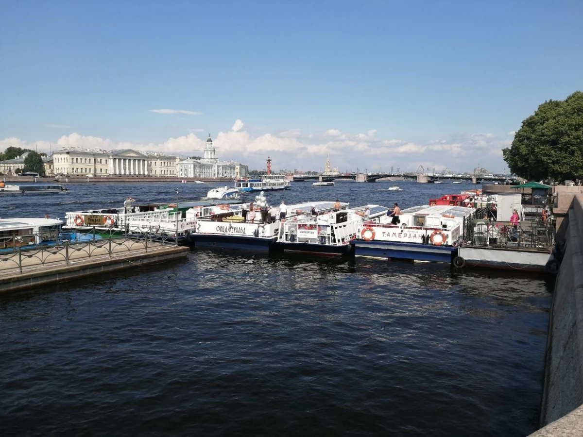 В навигационный сезон в Петербурге открыли 22 новых водных маршрута - tvspb.ru