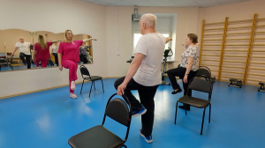 Зарядка для людей «серебряного» возраста. Упражнения на общее укрепление организма и развитие координации