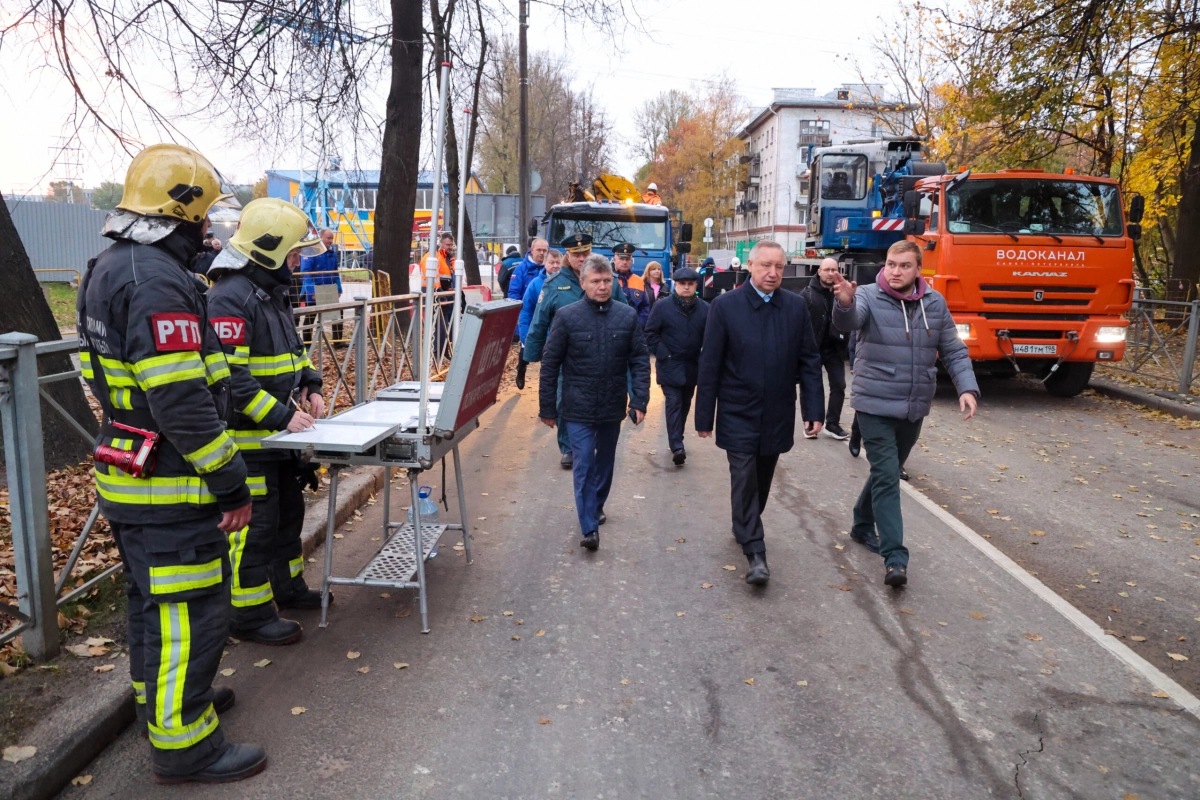 В Выборгском районе Александр Беглов провел экстренное заседание оперативного штаба по устранению последствий технологического нарушения на тоннельном коллекторе - tvspb.ru