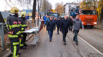 В Выборгском районе Александр Беглов провел экстренное заседание оперативного штаба по устранению последствий технологического нарушения на тоннельном коллекторе