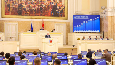 Александр Беглов представил депутатам ЗакСа проект бюджета Петербурга на 2026–2028 годы