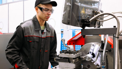 Александр Беглов: Эксперимент с ОГЭ позволил Петербургу на 28% увеличить прием на самые востребованные специальности