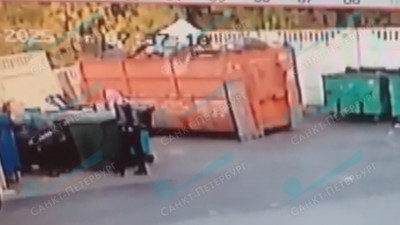 В Петербурге задержали женщину, бросившую коляску с младенцем у мусорки в Московском районе