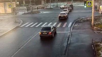 Дело водителя, который сбил 91-летнюю пенсионерку на пешеходном переходе в Петербурге, передали в суд